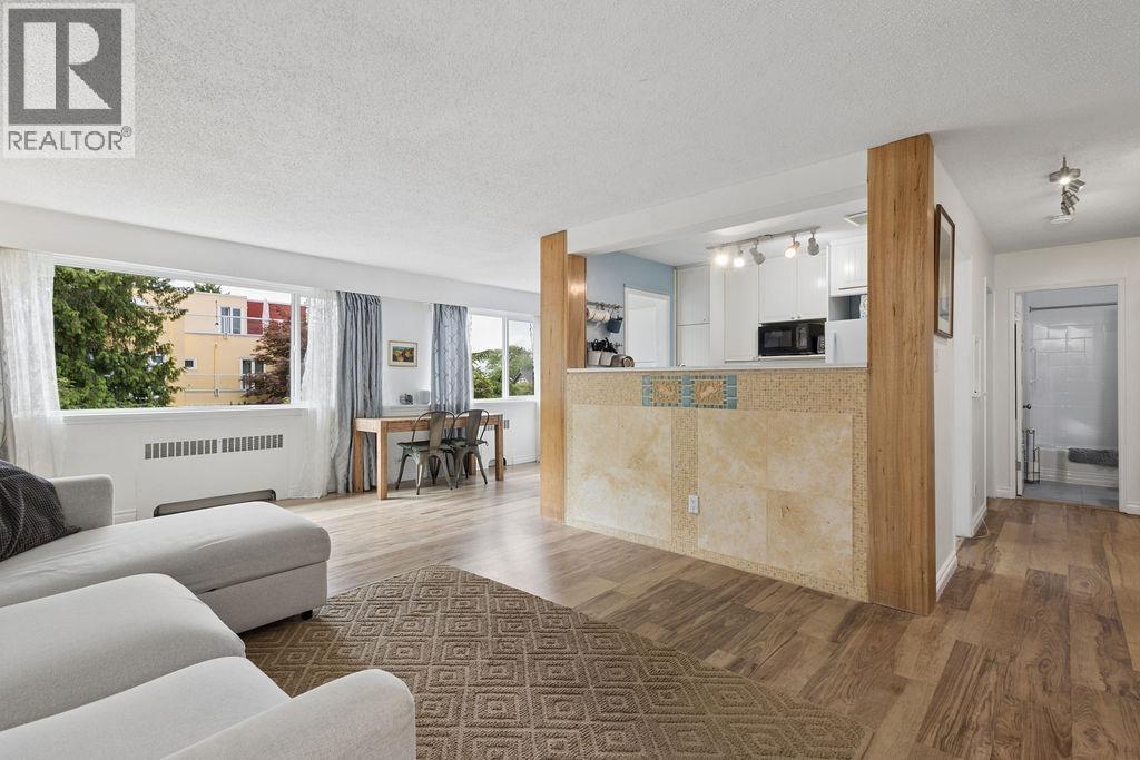 207 2494 CORNWALL AVENUE — main photo