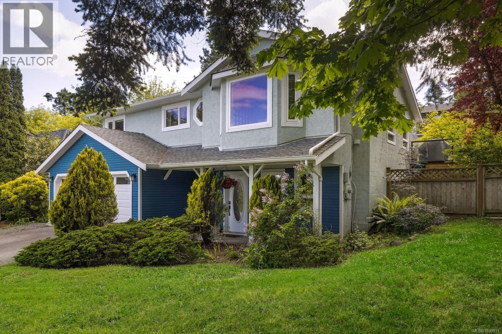 7316 East Saanich Rd - Image 2