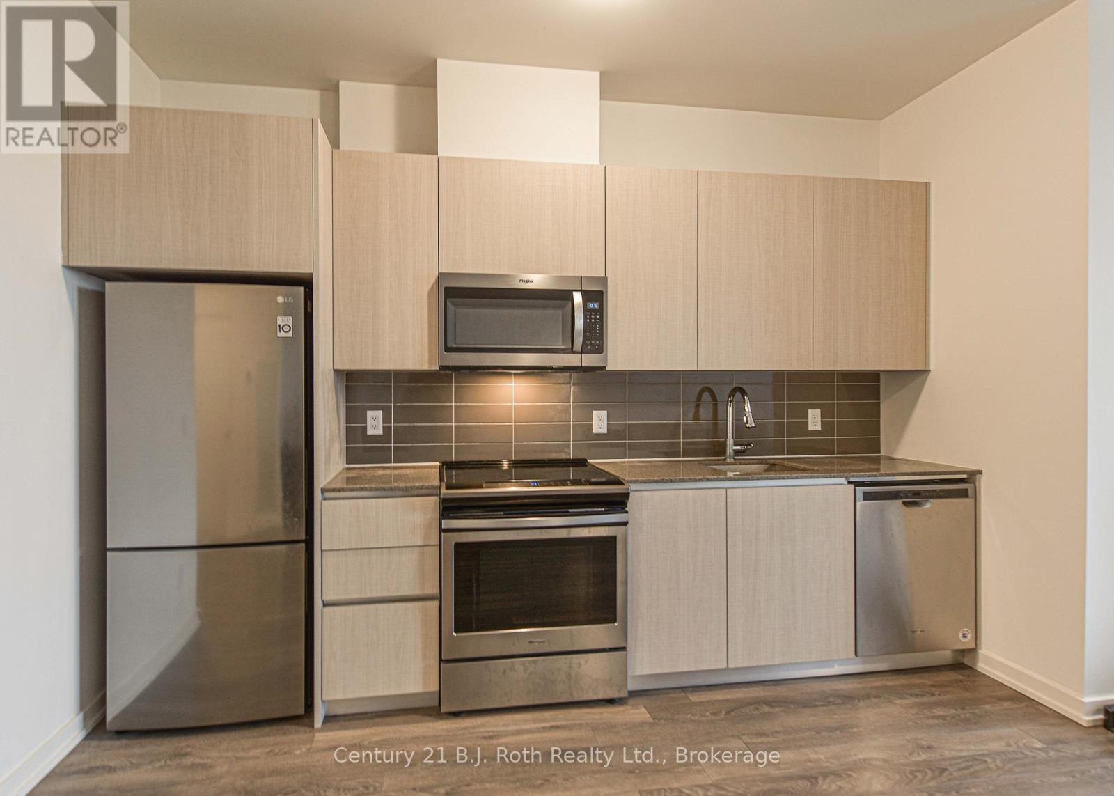#212 21 MATCHEDASH STREET S - 13