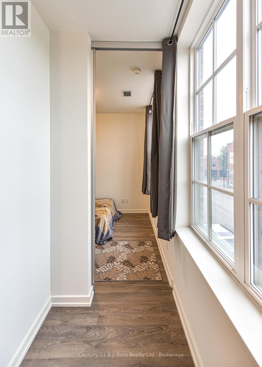#212 21 MATCHEDASH STREET S - 18