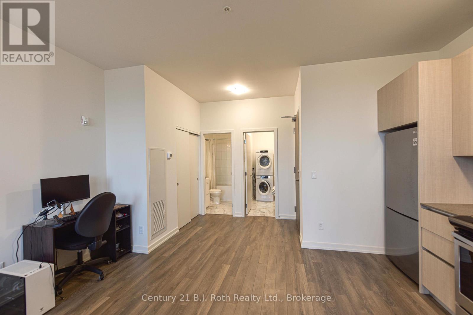 #212 21 MATCHEDASH STREET S - 5