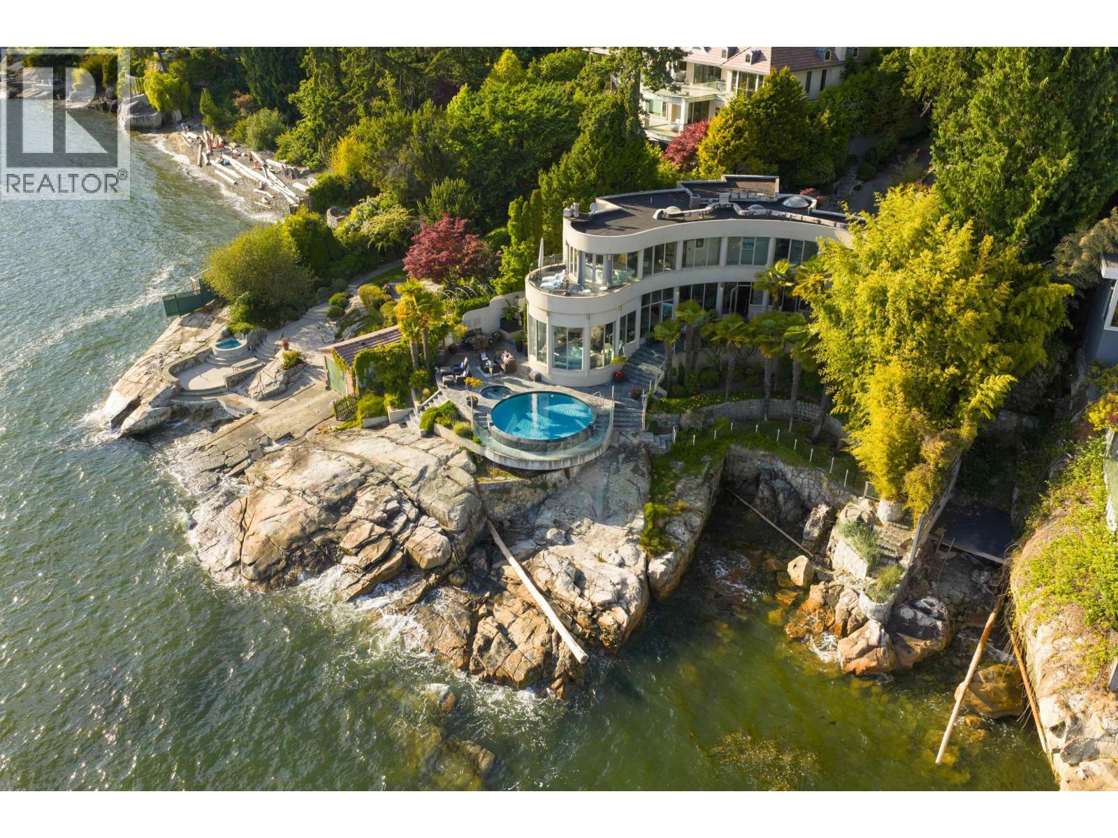 3912 MARINE DRIVE, West Vancouver