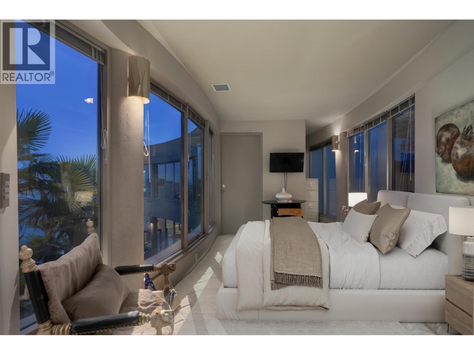 3912 MARINE DRIVE, West Vancouver