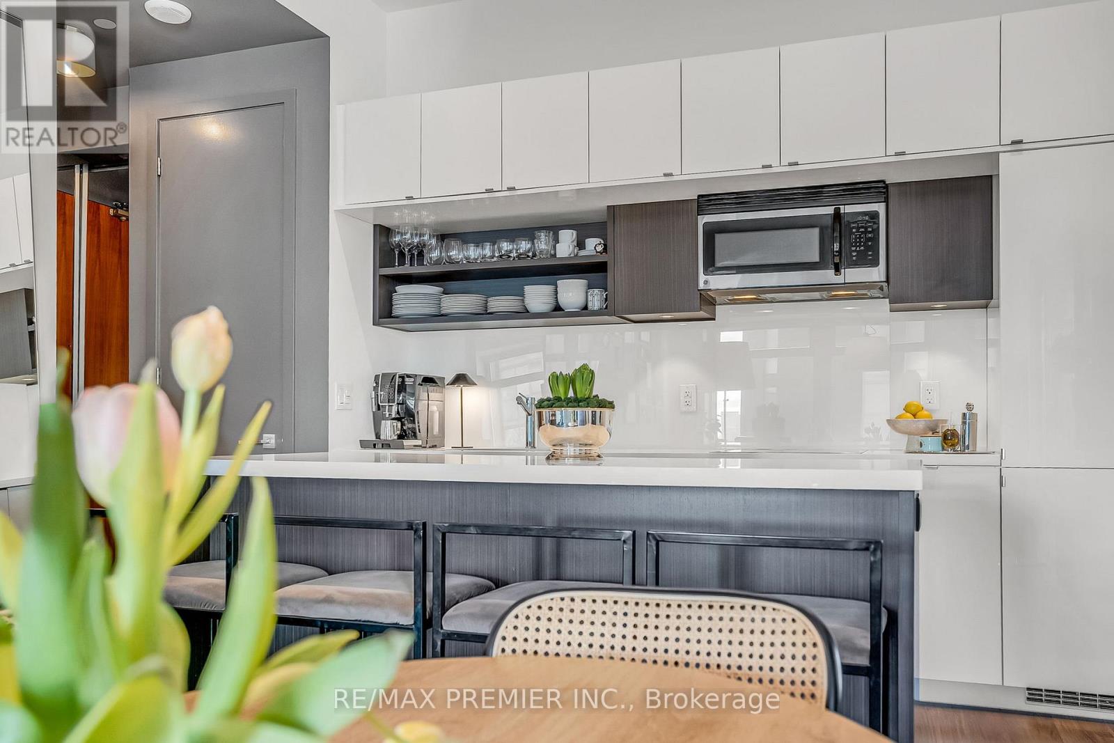#607 111 ST. CLAIR AVENUE W - 10