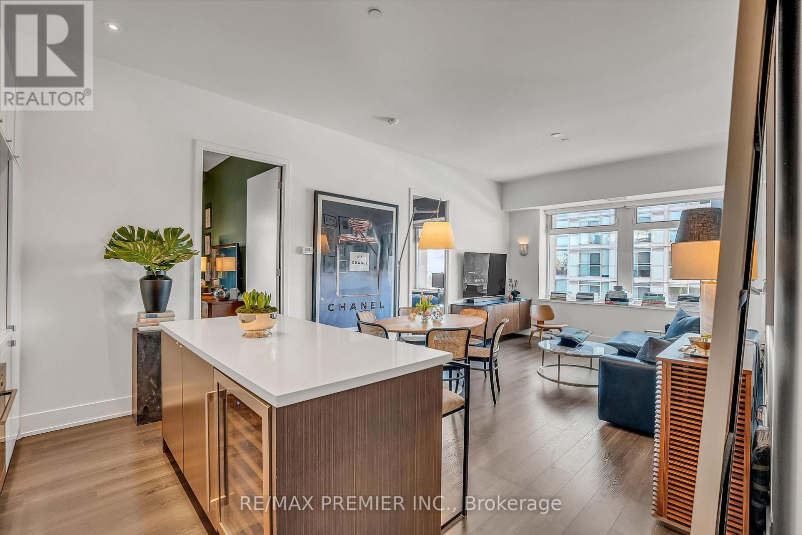 #607 111 ST. CLAIR AVENUE W - 11