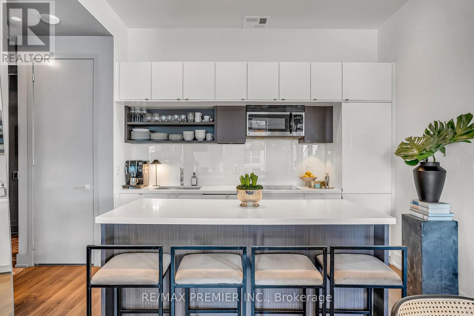 #607 111 ST. CLAIR AVENUE W - 9