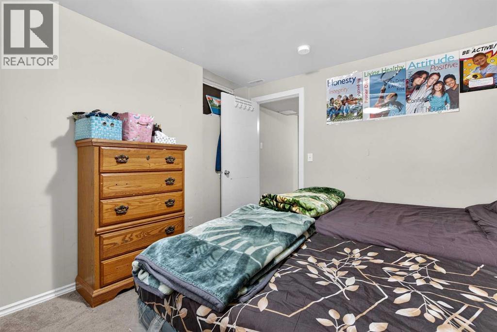 Lower Third Bedroom (2)
