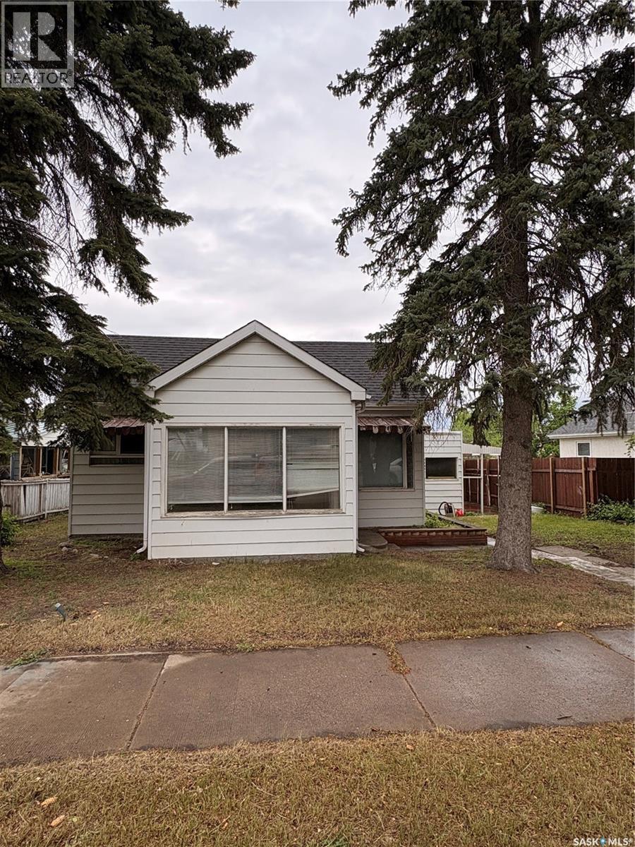 58 Lillooet STREET W - 2