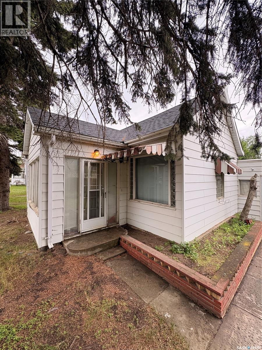 58 Lillooet STREET W - 3