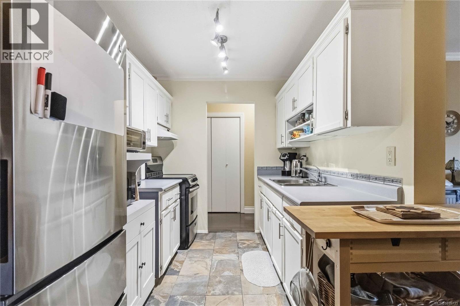 307 118 Croft Street, Victoria