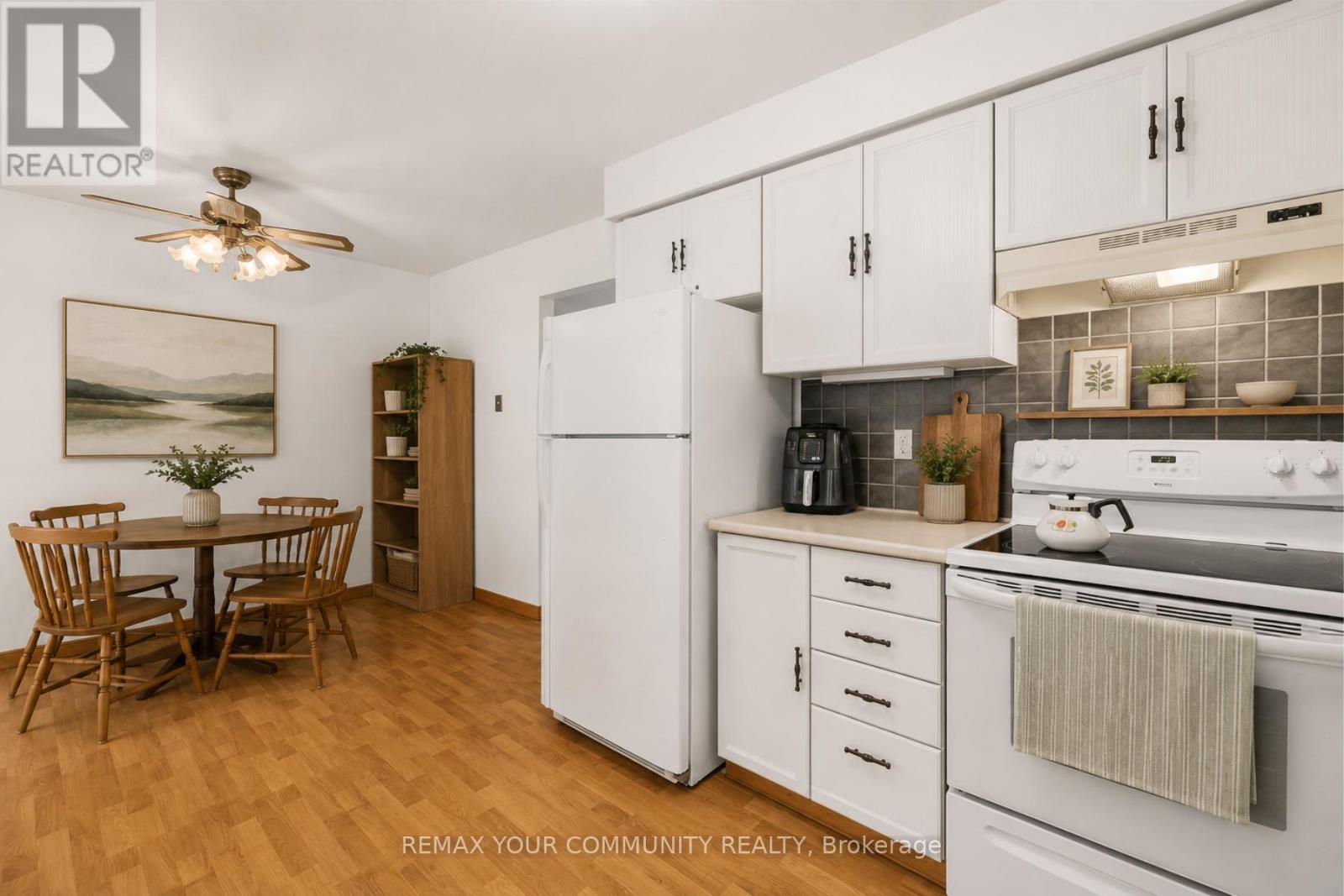 21 WRIGHT CRESCENT - 5