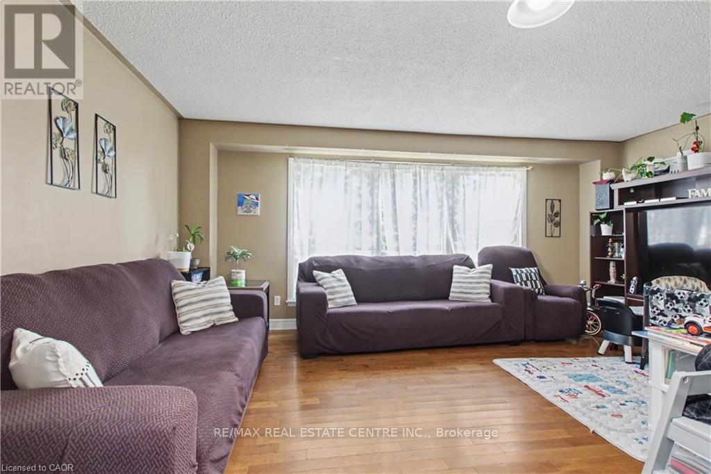 17 HALLMARK STREET - 12