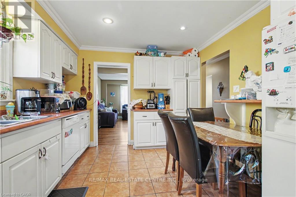 17 HALLMARK STREET - 9