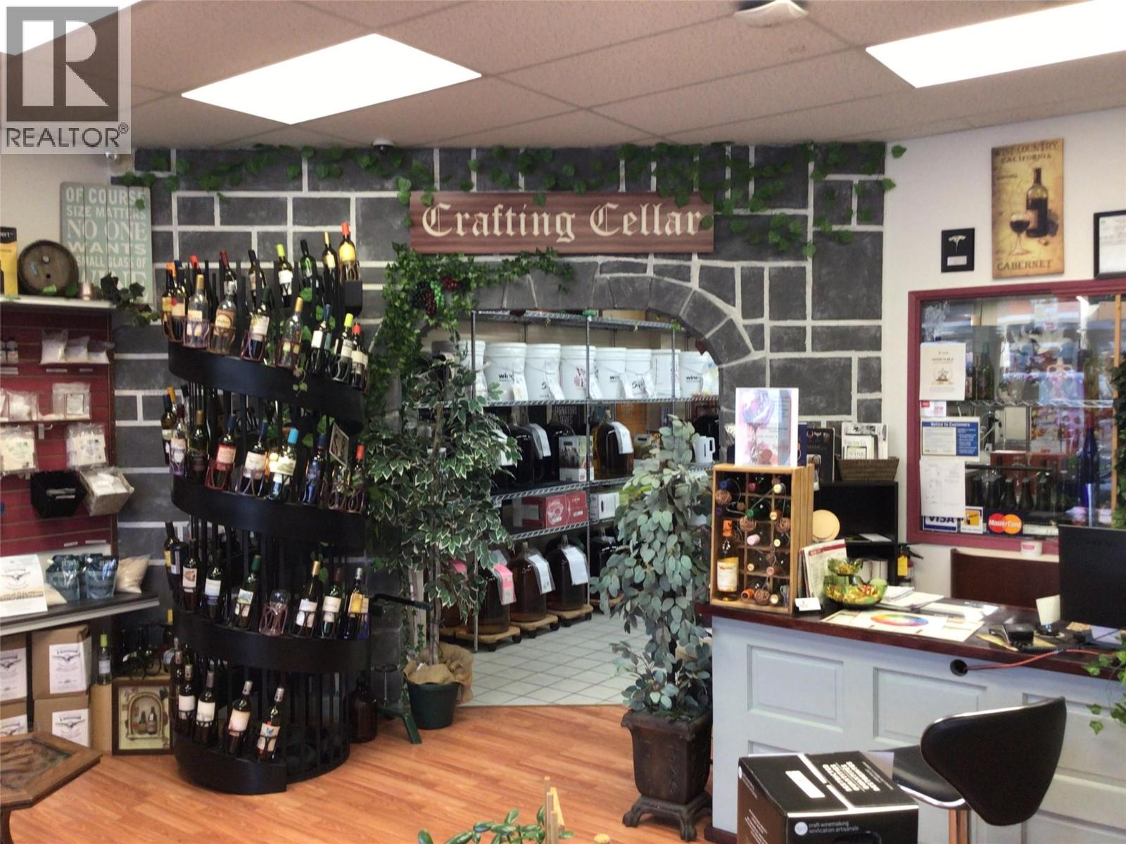 101 1983 COLUMBIA Avenue, Castlegar