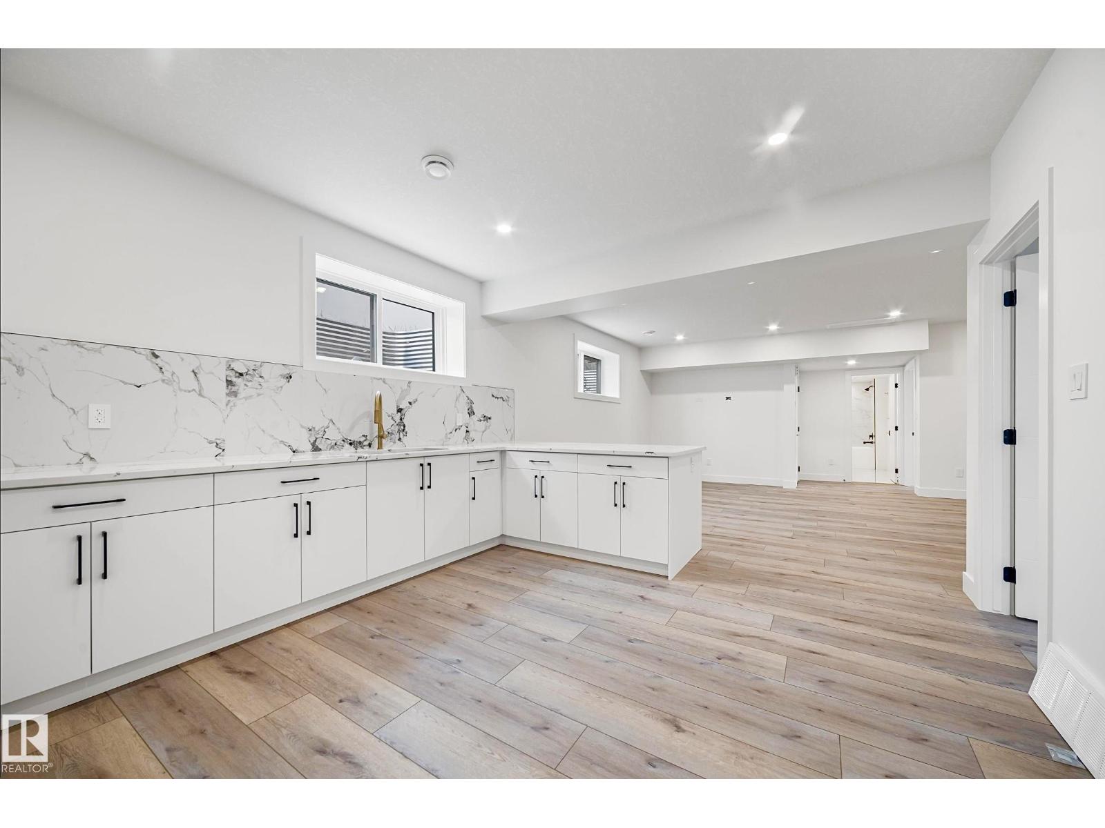 16607 8 ST NE - 62