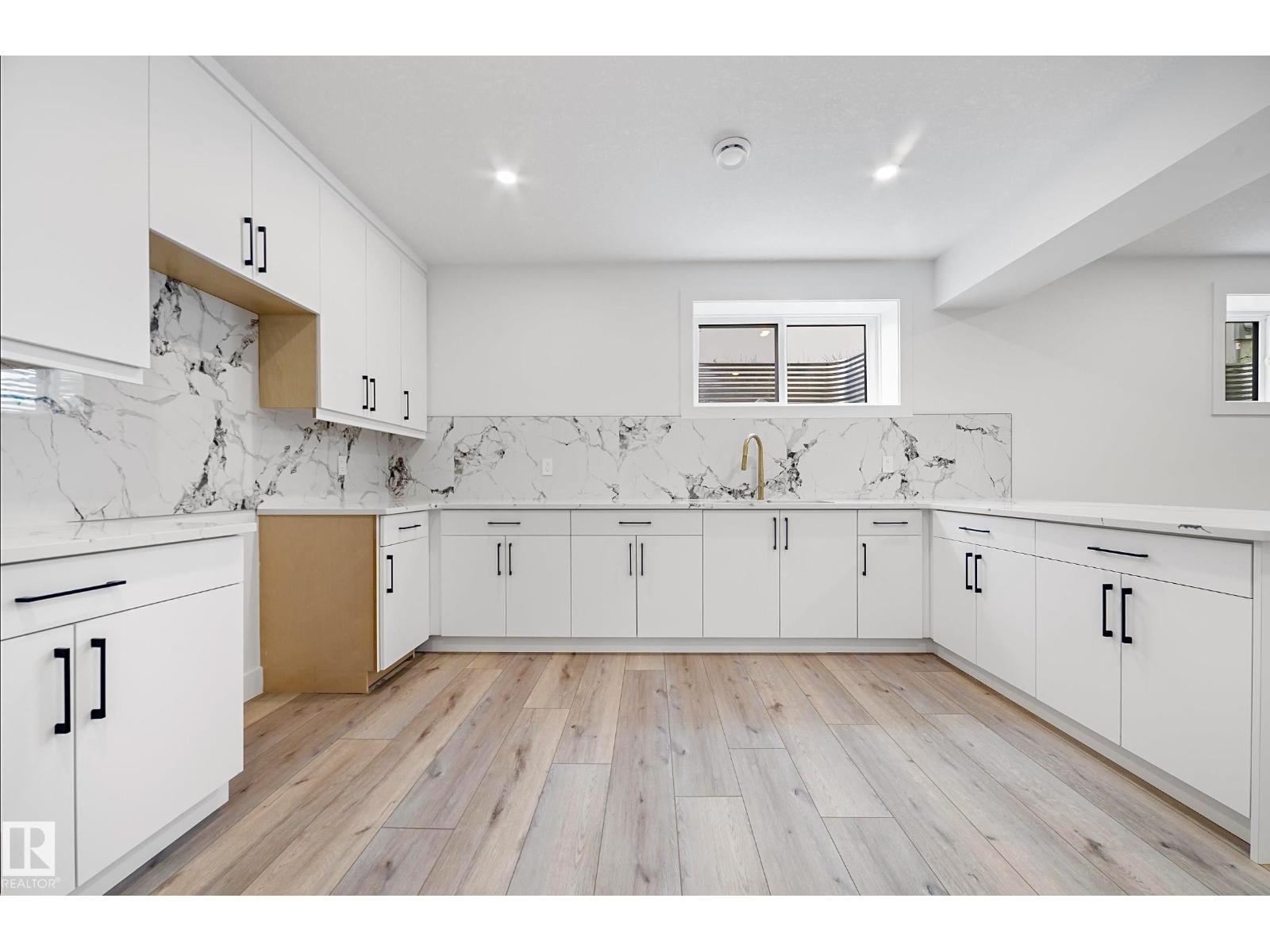 16607 8 ST NE - 61