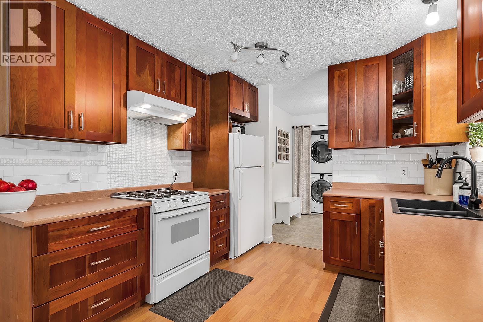 755 Camelia Road - 26