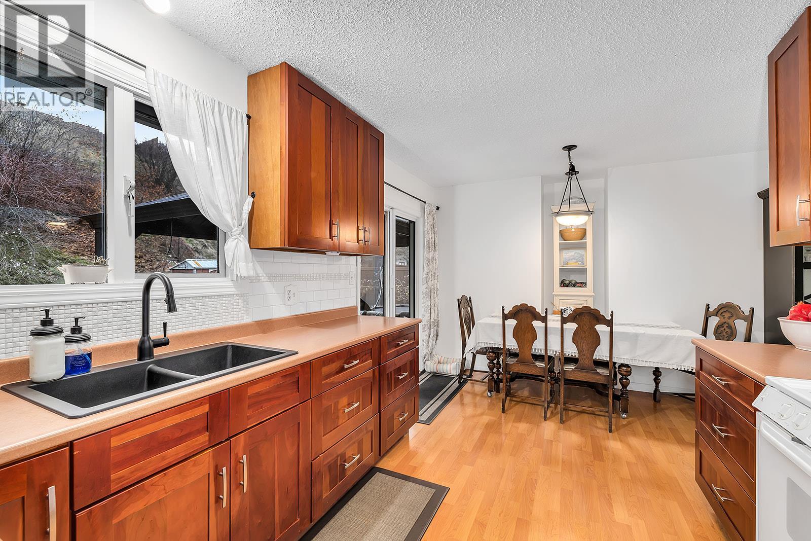 755 Camelia Road - 30