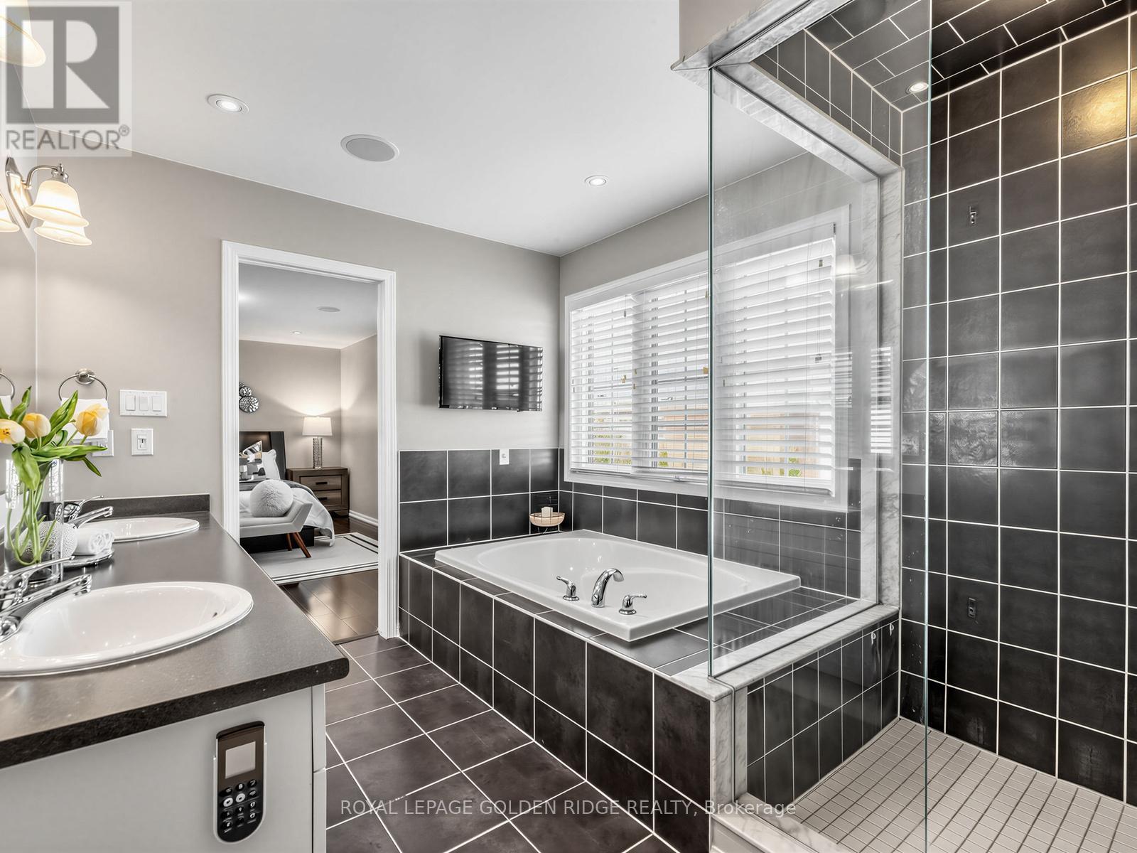 78 BULMER CRESCENT - 22