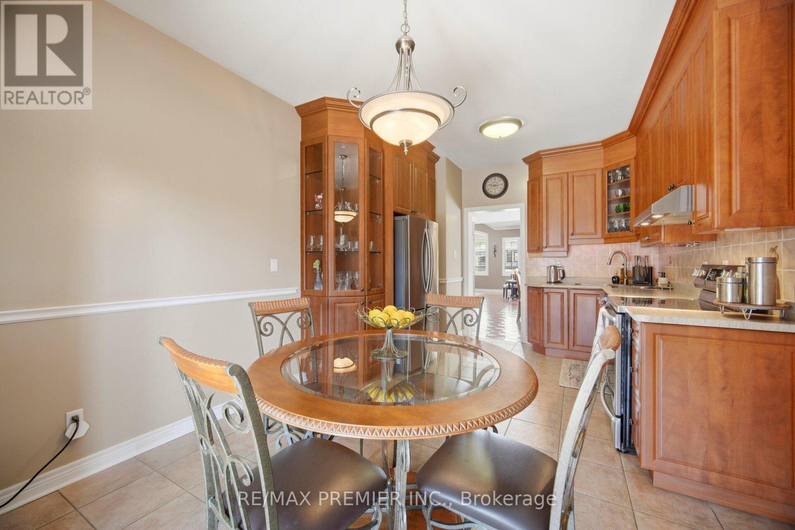 137 BLACKTHORN DRIVE - 12