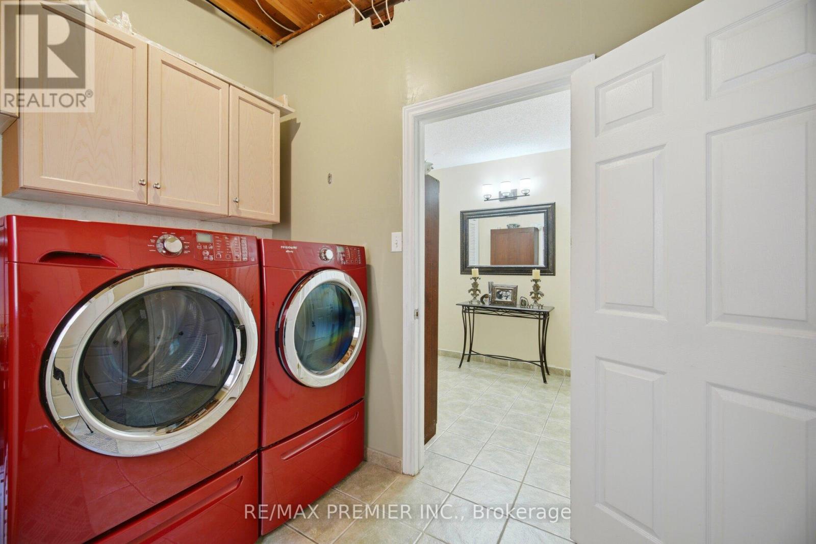 137 BLACKTHORN DRIVE - 23