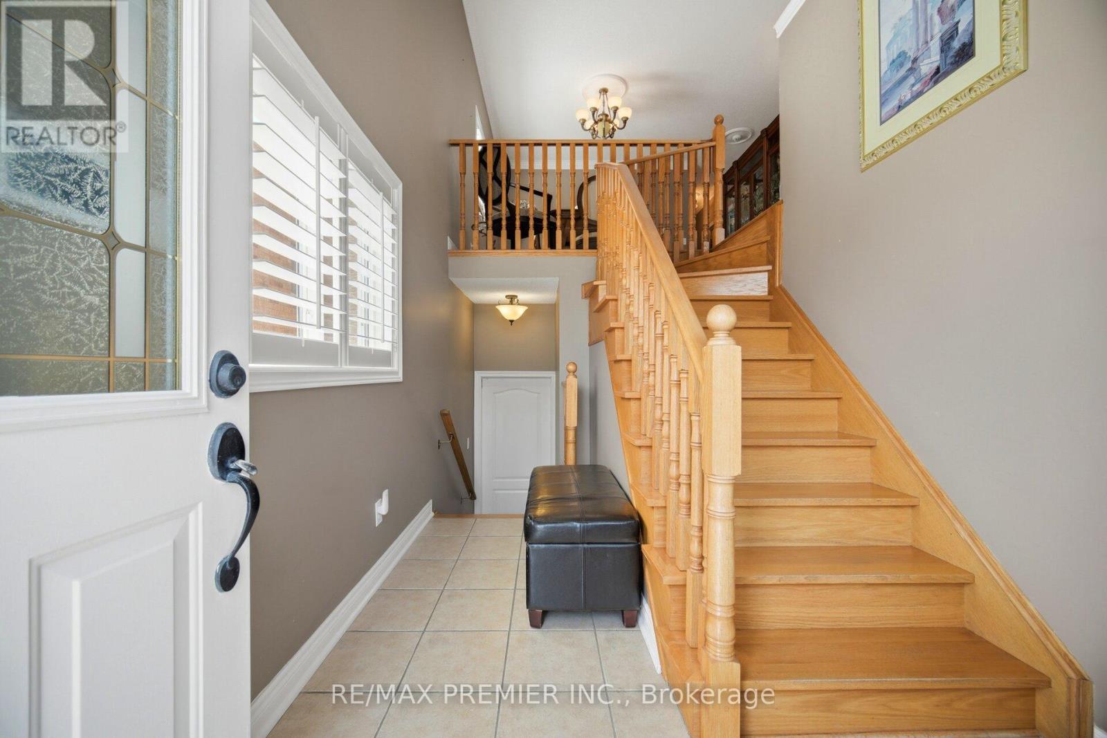 137 BLACKTHORN DRIVE - 5