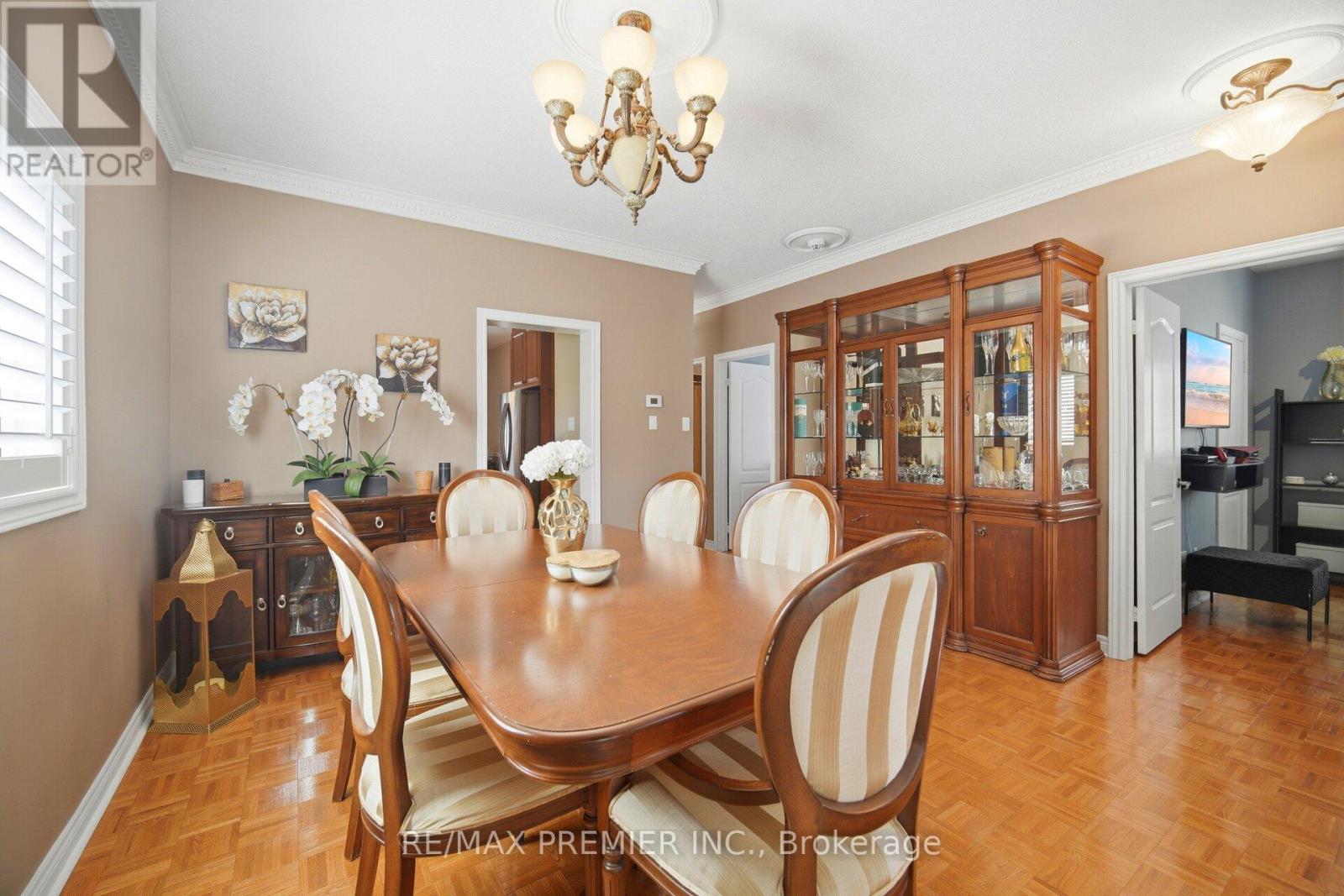 137 BLACKTHORN DRIVE - 8