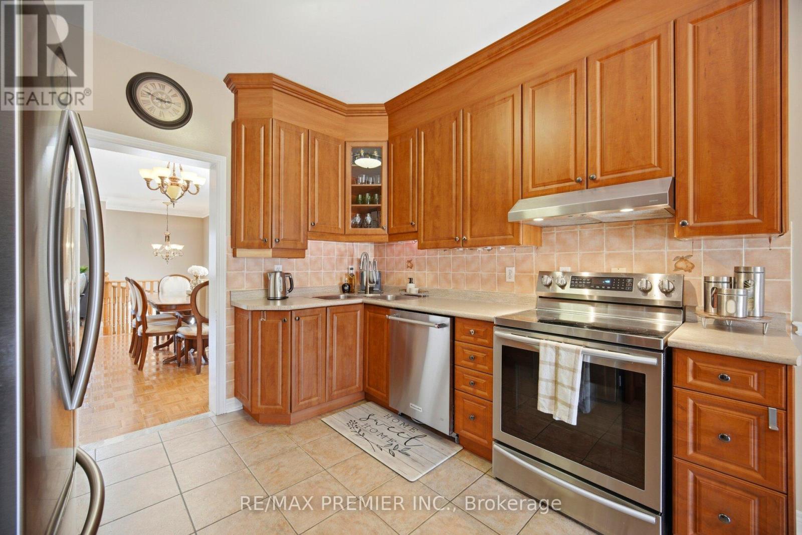 137 BLACKTHORN DRIVE - 9