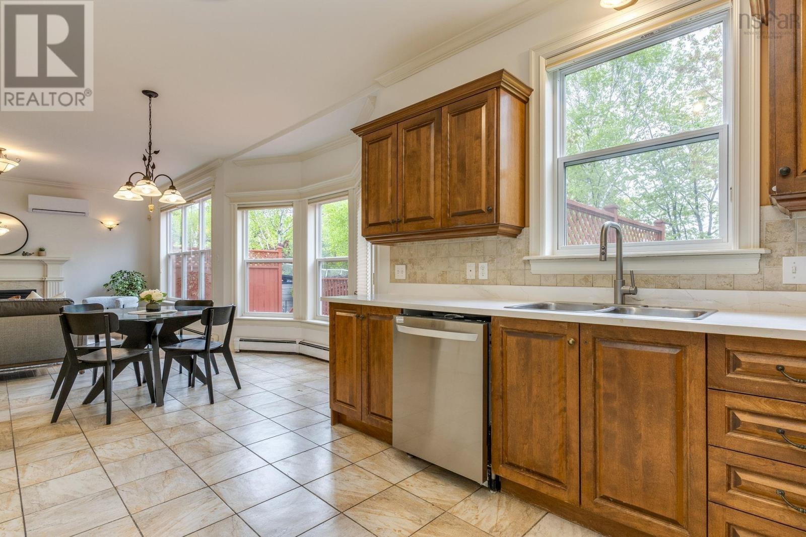 15 Kingsbury Way - 11