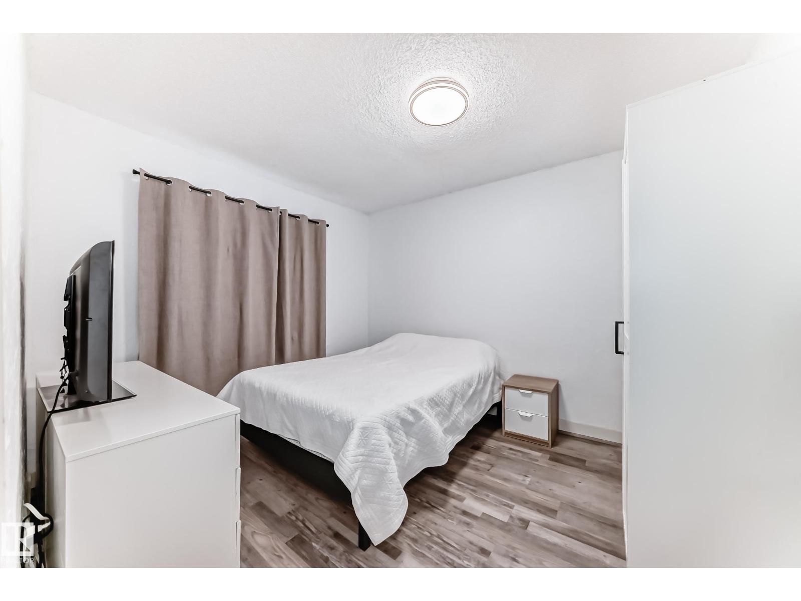 11429 89 ST NW - 13