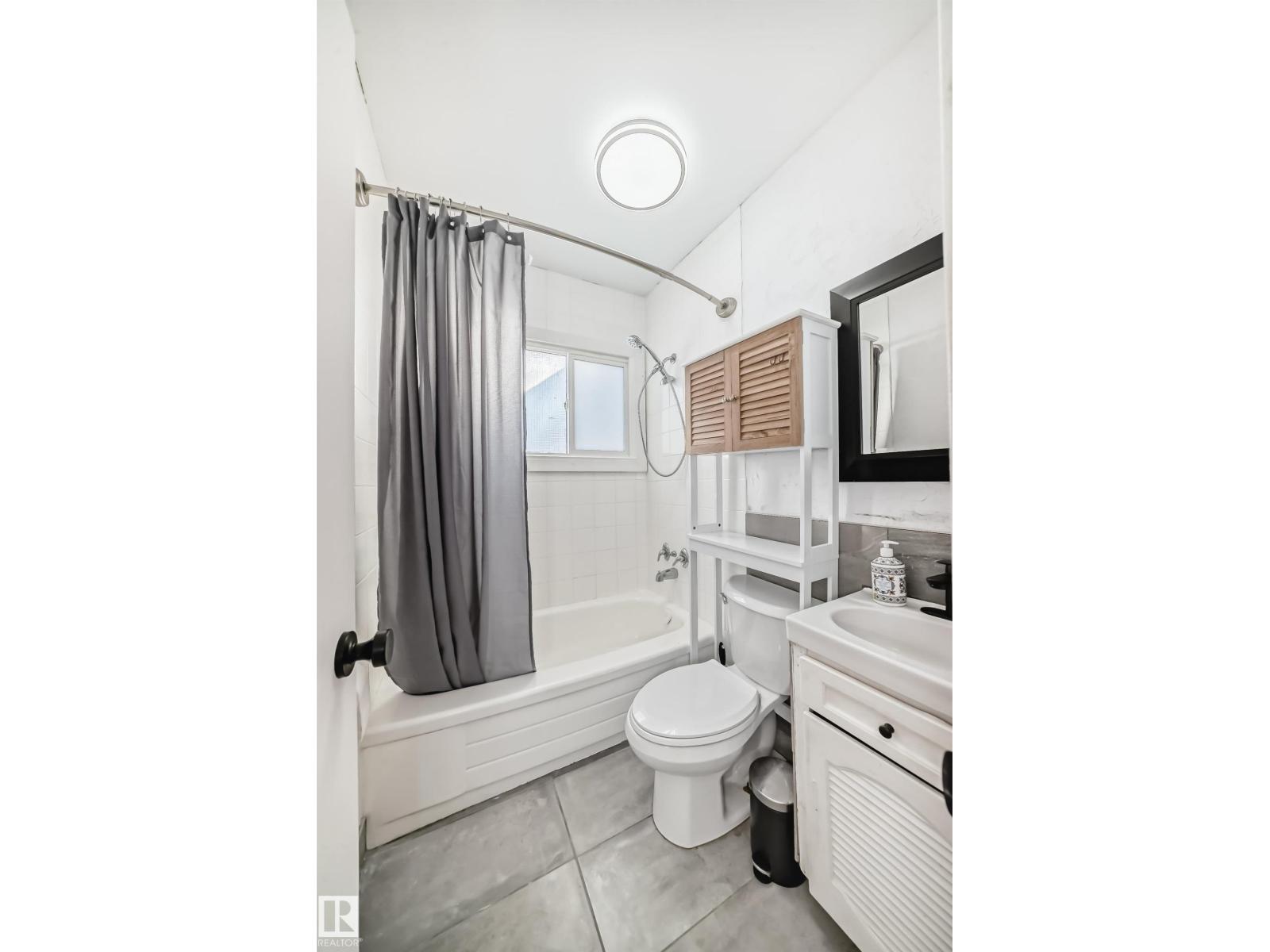 11429 89 ST NW - 16