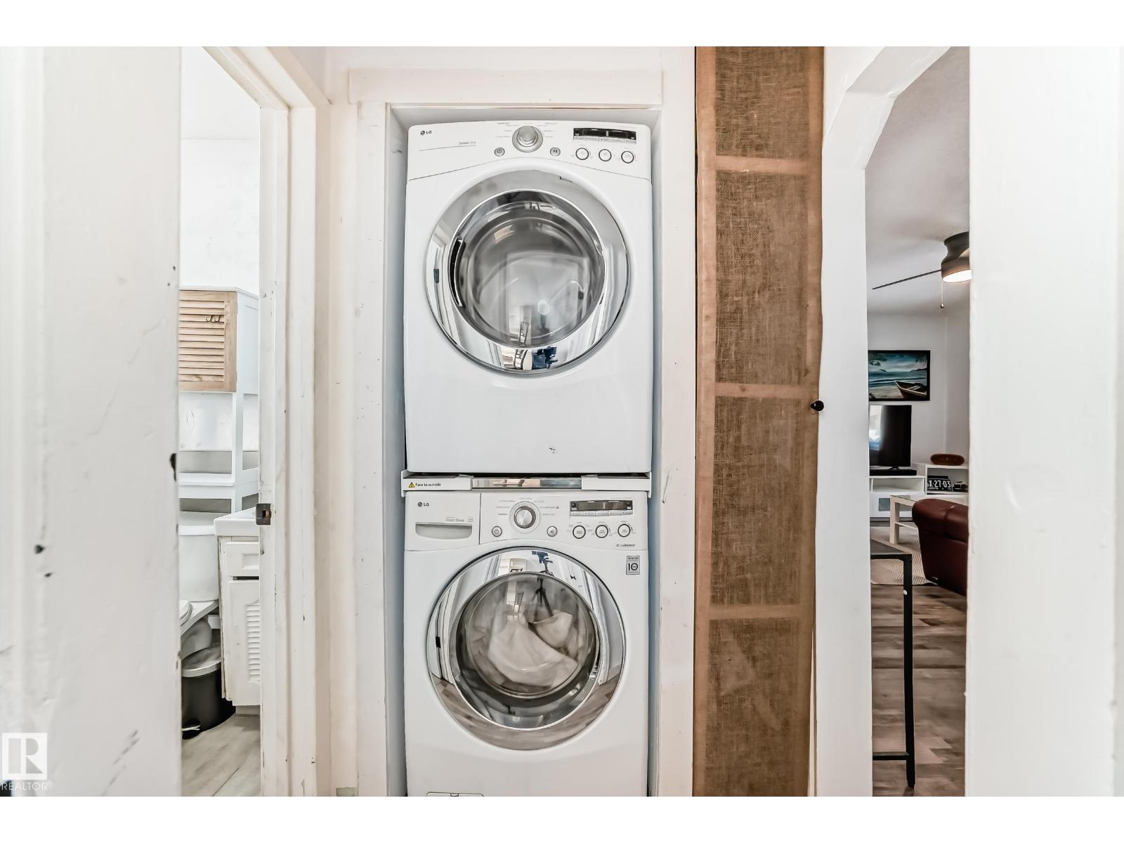 11429 89 ST NW - 18