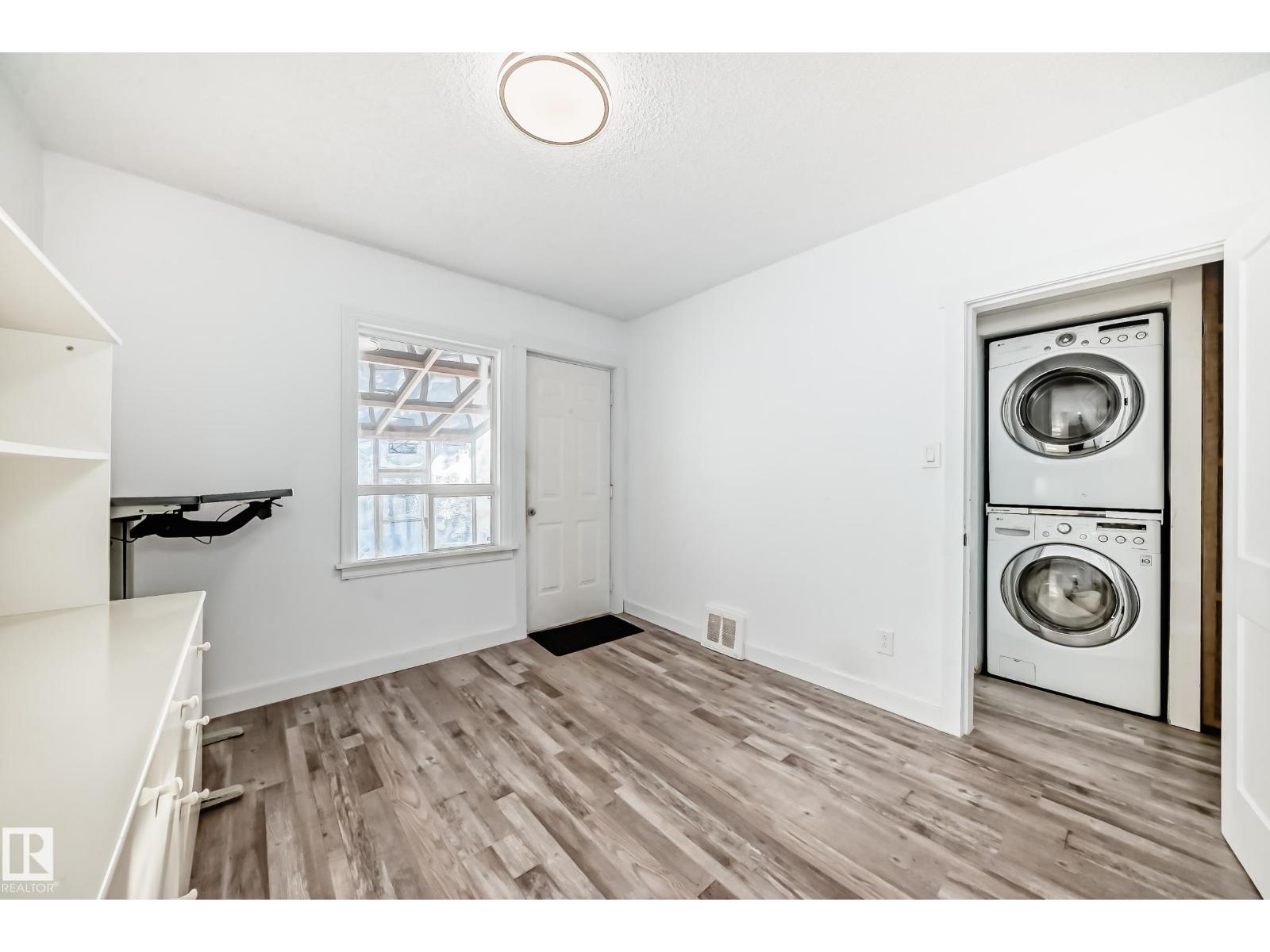 11429 89 ST NW - 19