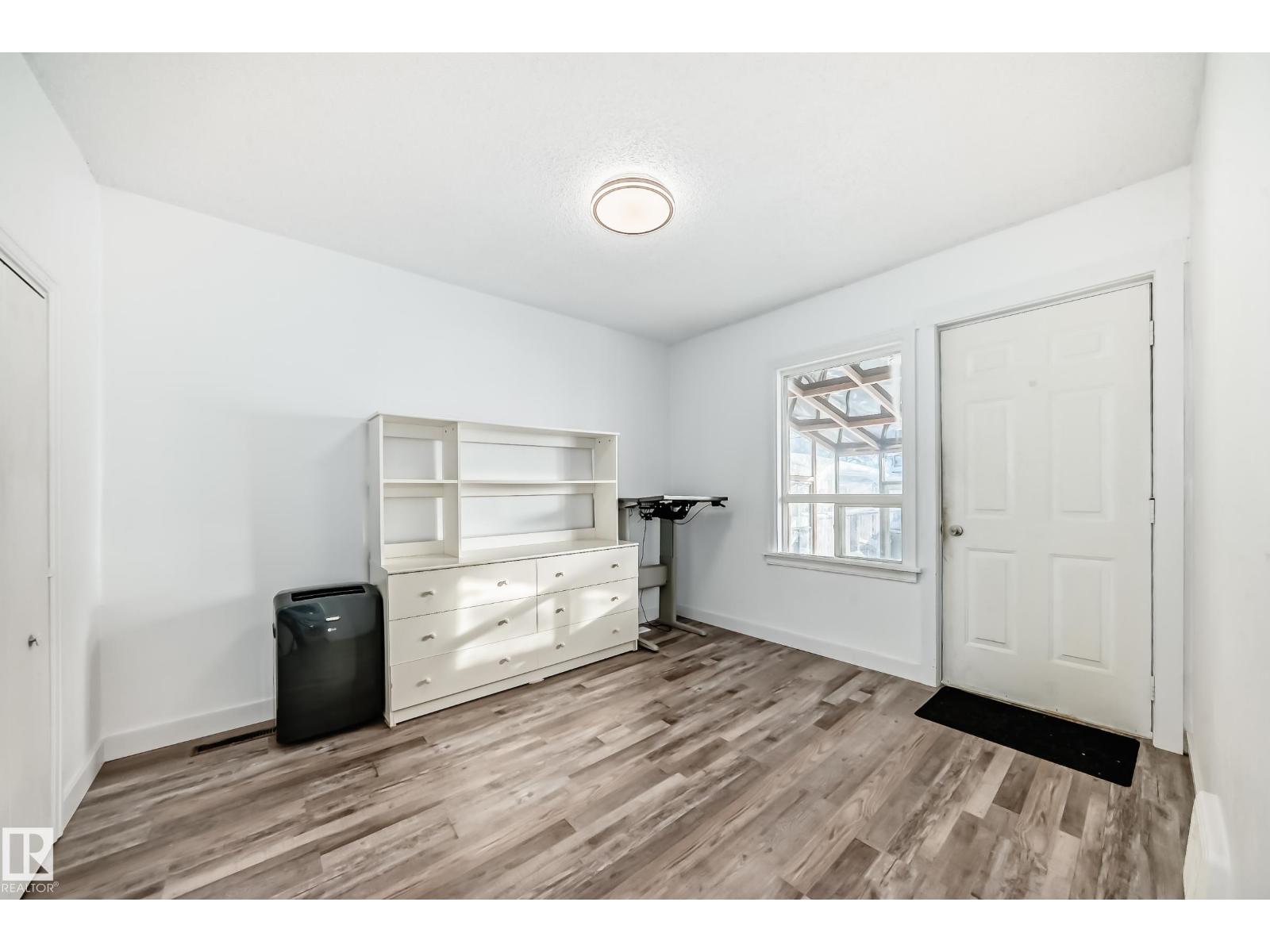 11429 89 ST NW - 22