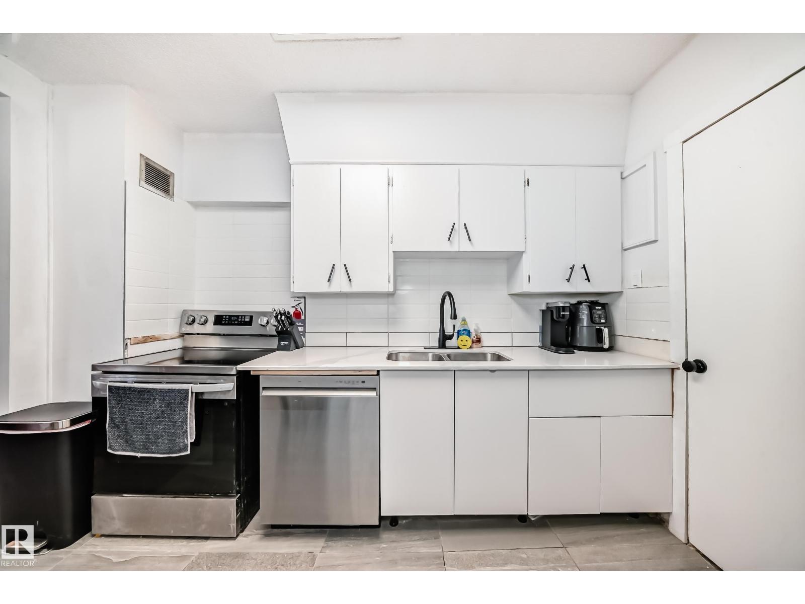 11429 89 ST NW - 26