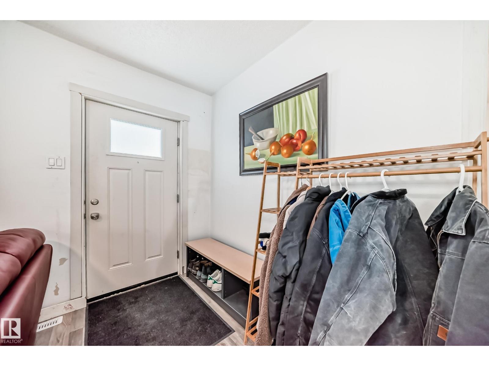 11429 89 ST NW - 7