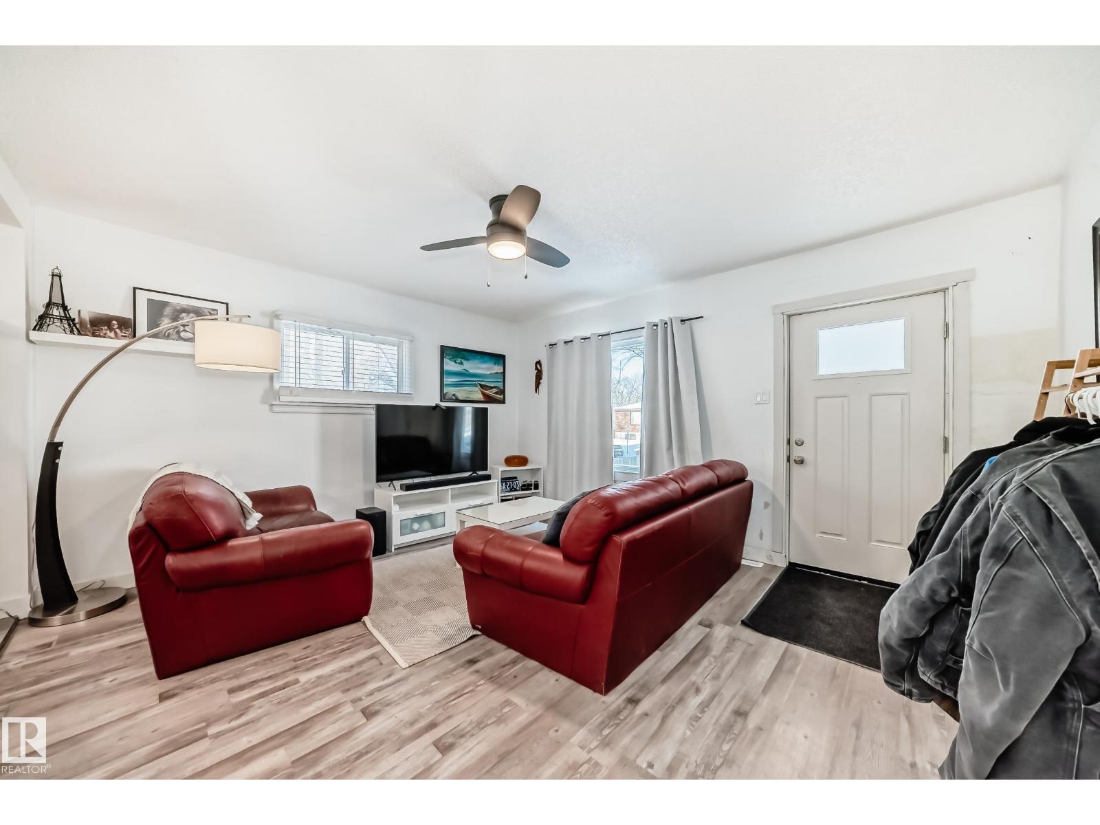 11429 89 ST NW - 8