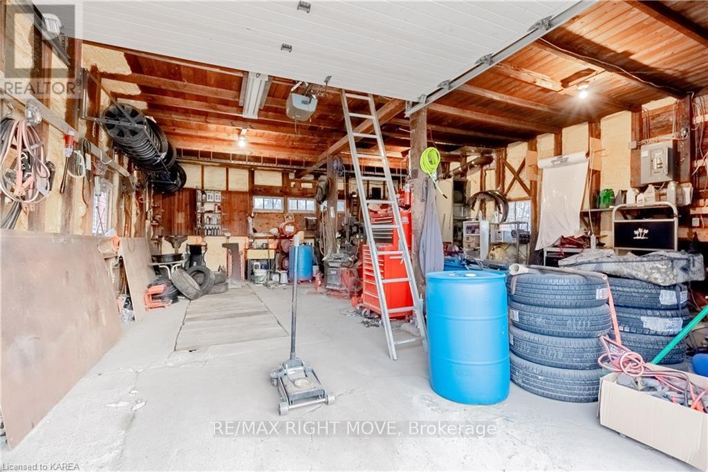 103 BAY STREET - 8