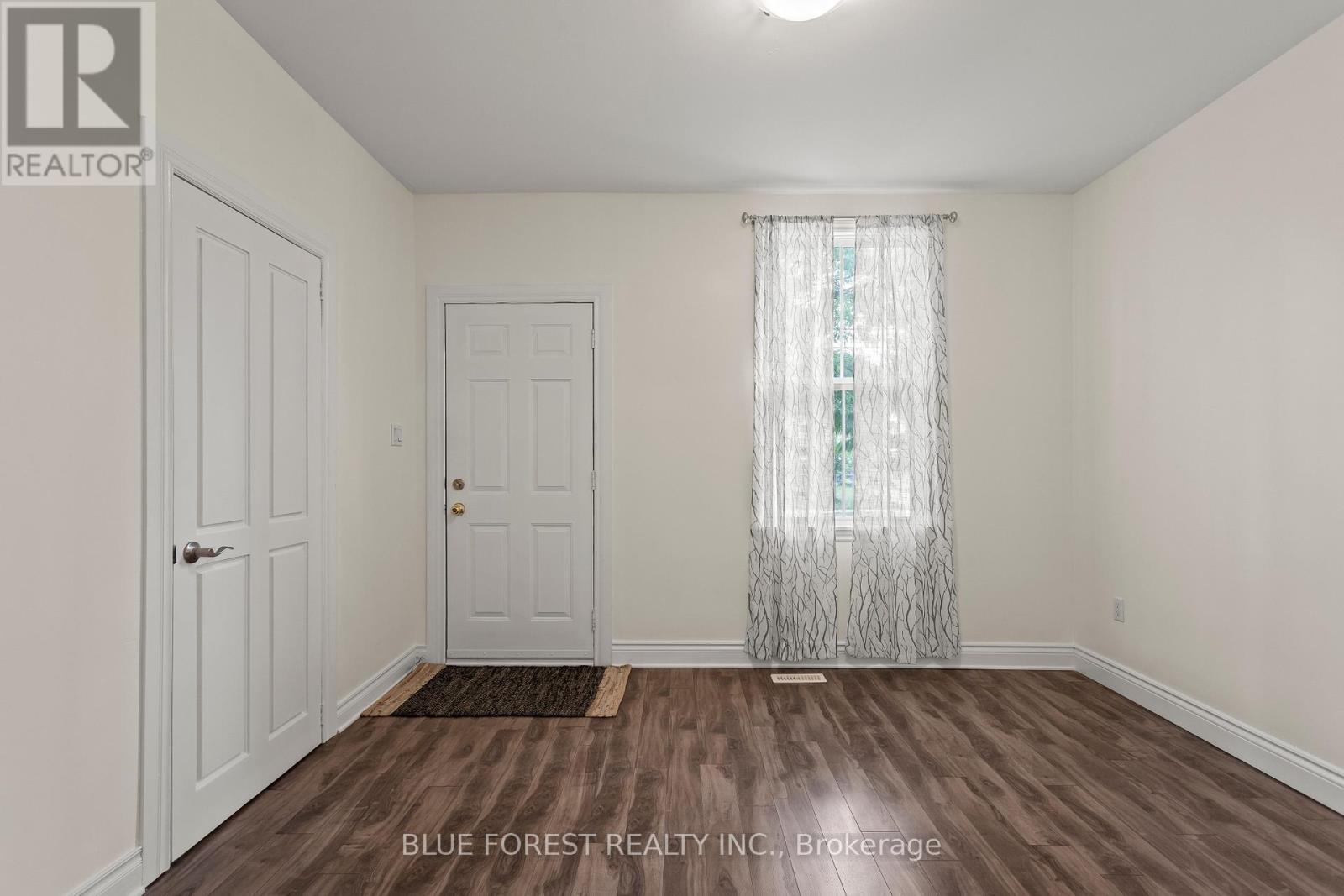 832 QUEENS AVENUE - 15