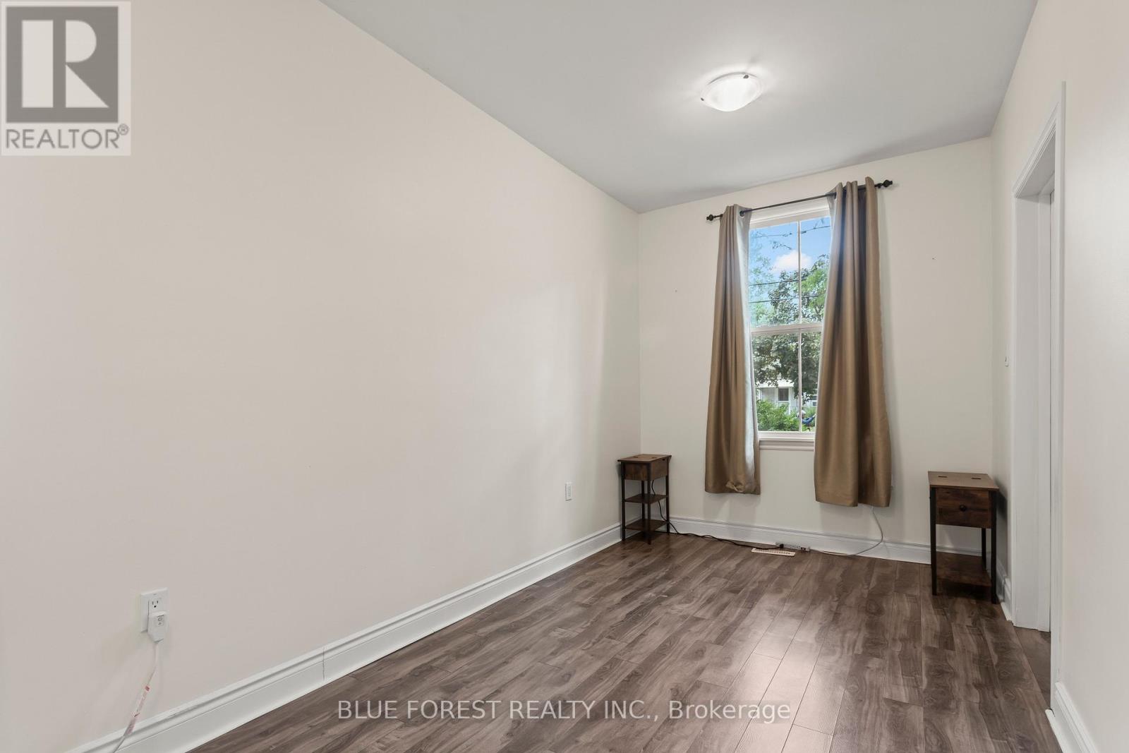 832 QUEENS AVENUE - 14