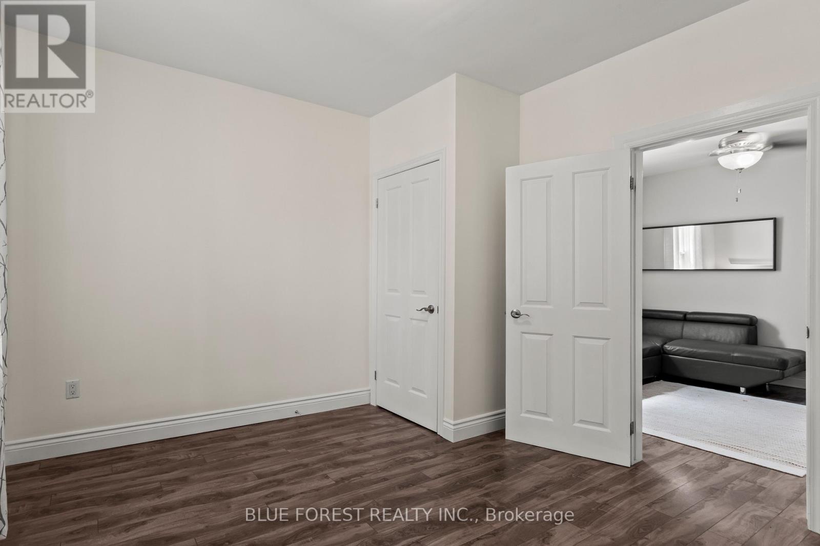 832 QUEENS AVENUE - 18