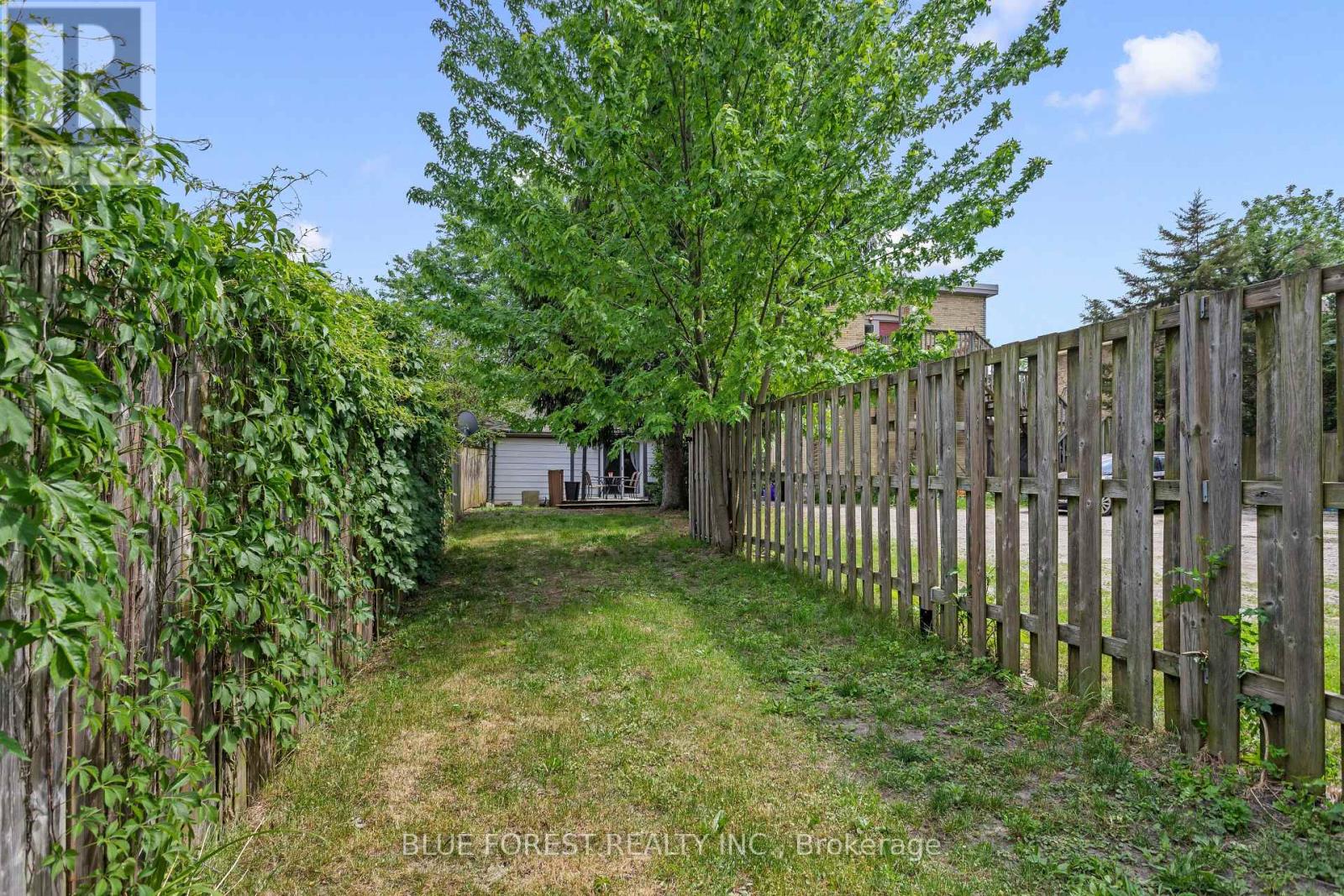832 QUEENS AVENUE - 22