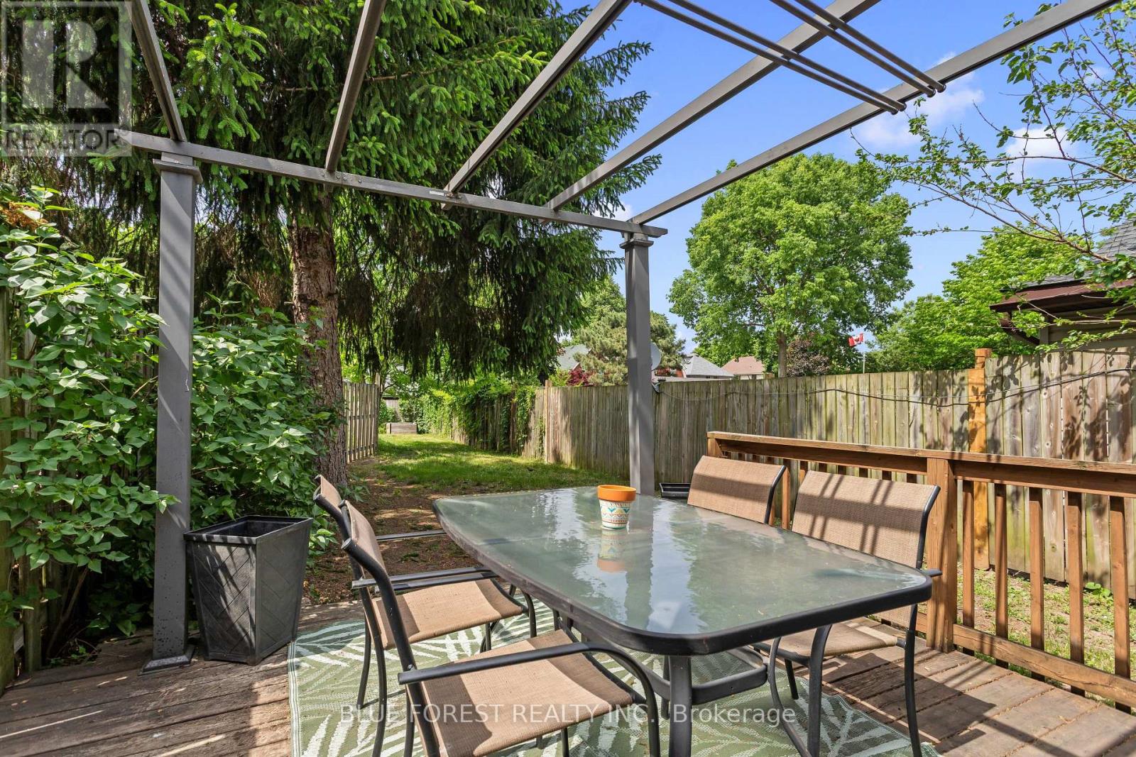 832 QUEENS AVENUE - 20