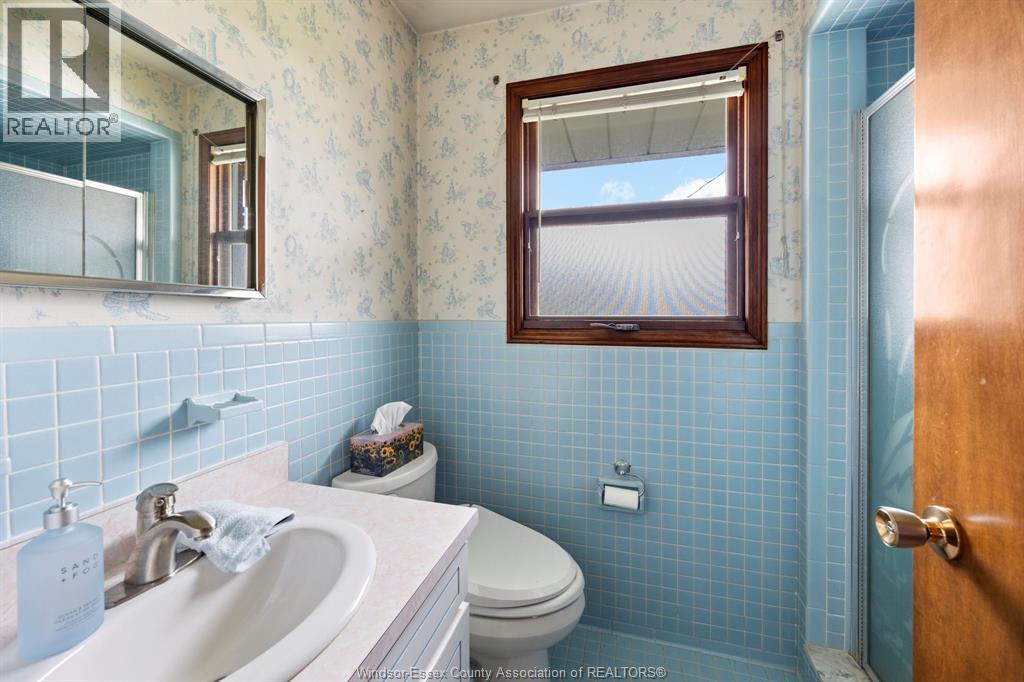 1565 ROXBOROUGH - 11