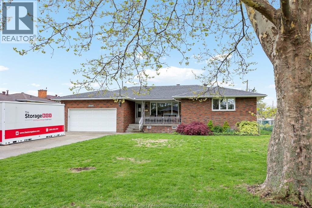 1565 ROXBOROUGH - 2