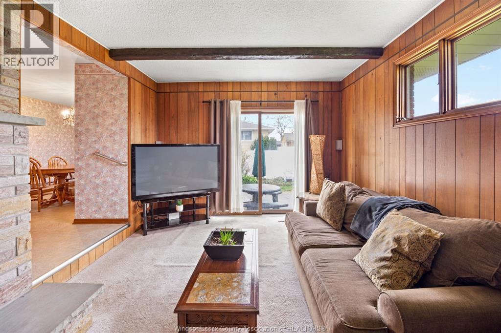 1565 ROXBOROUGH - 17