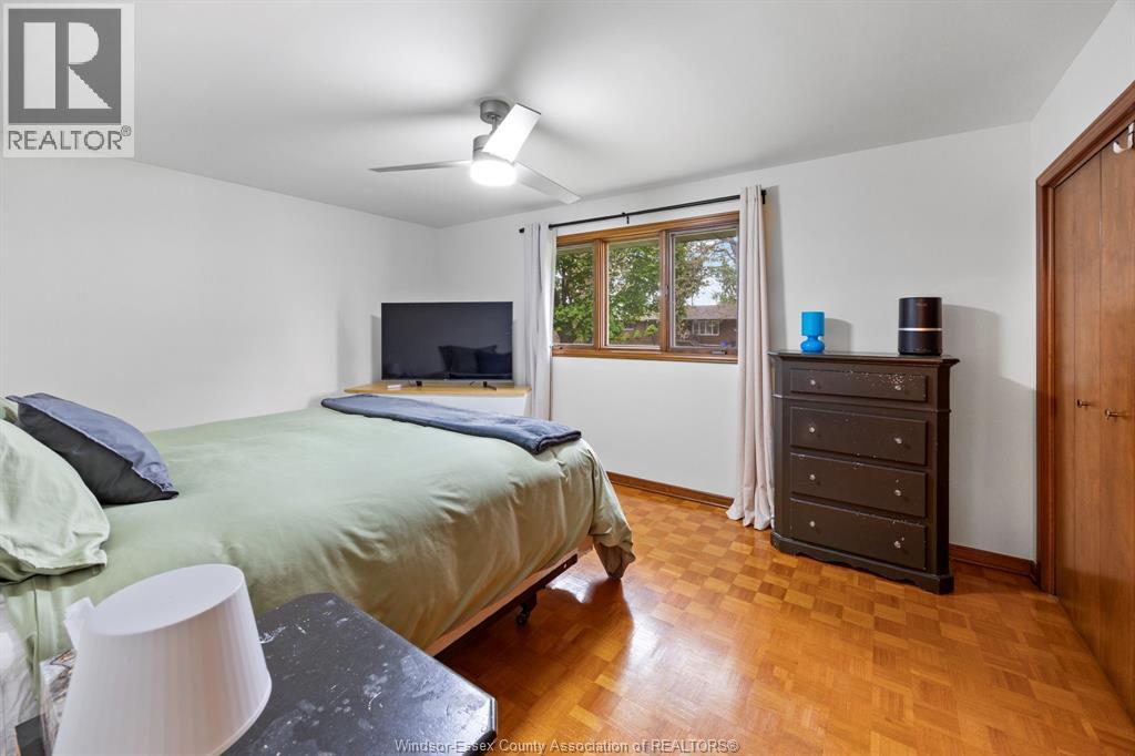 1565 ROXBOROUGH - 15