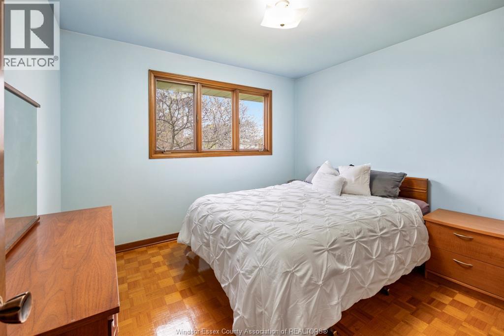 1565 ROXBOROUGH - Image 13