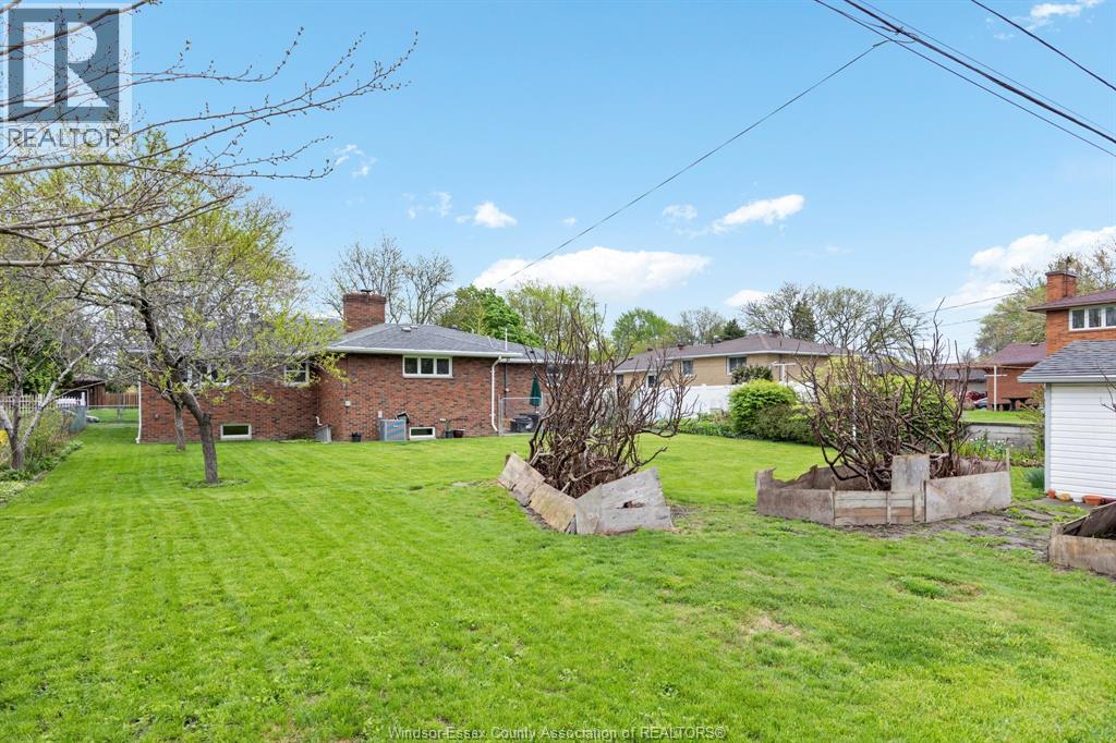 1565 ROXBOROUGH - 28
