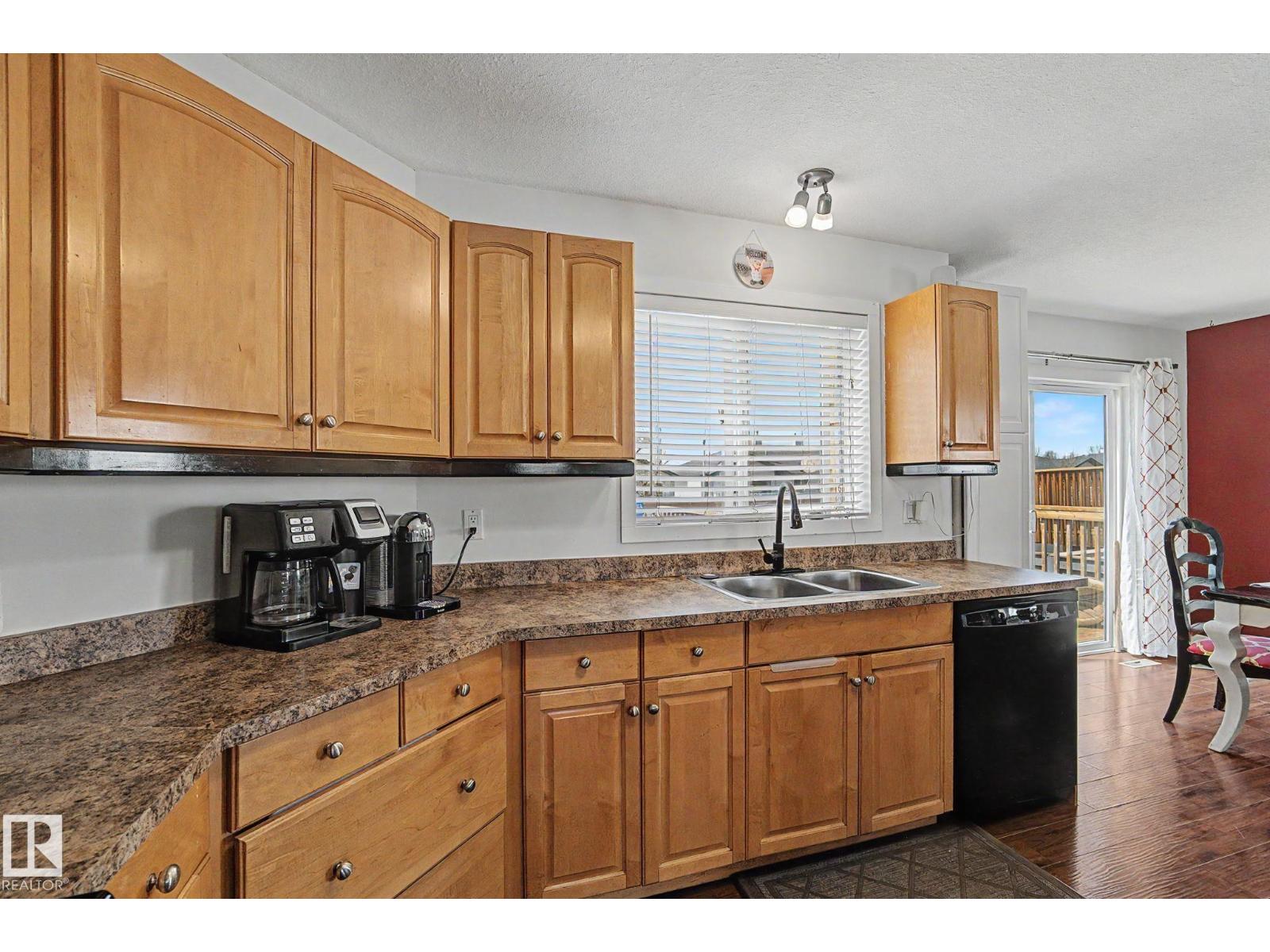 7565 165A AV NW - 6